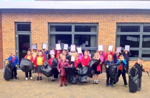 Litter pick group Douglas P2-3